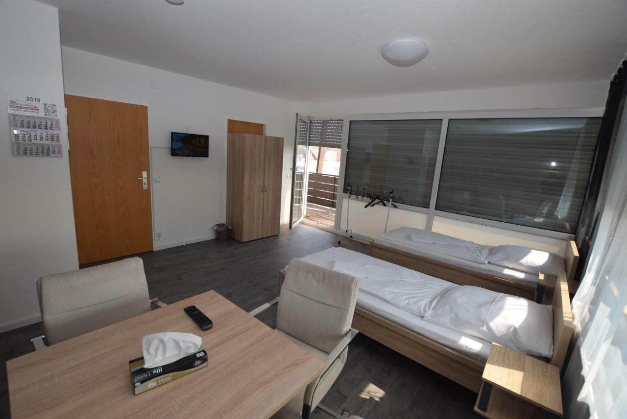 Monteurzimmer Messe Airport Wolfschlugen Luaran gambar