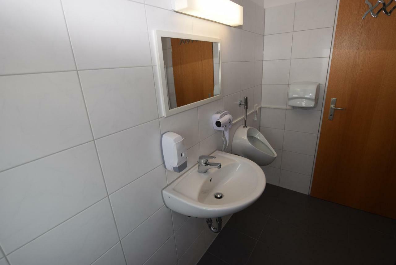 Monteurzimmer Messe Airport Wolfschlugen Luaran gambar